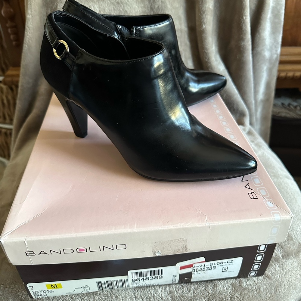Bandolino Sleek Black Heeled Boots